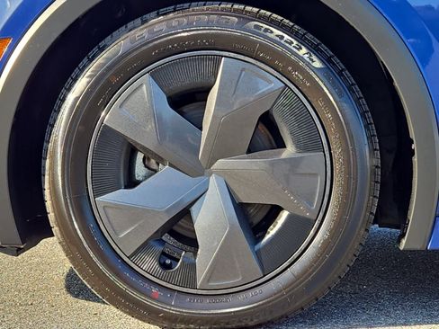 Used 2023 Toyota Prius LE image 8