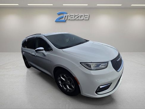 Used 2022 Chrysler Pacifica Limited image 16
