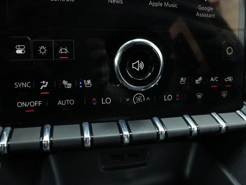 Used 2026 GMC Terrain Denali w/ LPO, Floor Liner Package AWD/4WD image 43
