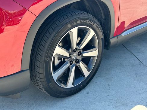 Used 2024 Honda Pilot Touring image 9