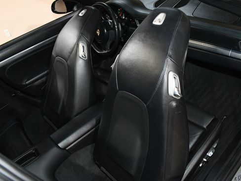 Used 2015 Porsche 911 Targa 4 AWD/4WD image 16