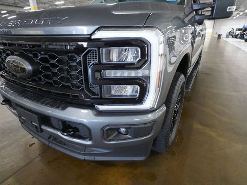 Used 2025 Ford F250 XLT w/ Black Appearance Package AWD/4WD image 22