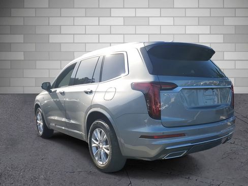 New 2025 Cadillac XT6 Luxury image 3