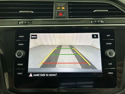 Used 2018 Volkswagen Tiguan SE w/ Panoramic Sunroof Package AWD/4WD image 15