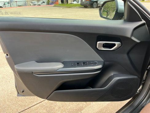 Used 2025 Kia K4 LXS image 18