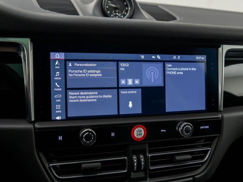 Certified 2026 Porsche Macan AWD/4WD image 23