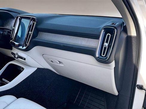 Used 2020 Volvo XC40 T5 Inscription image 25