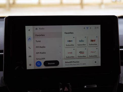 Used 2024 Toyota Corolla Cross XLE w/ Convenience Package image 31