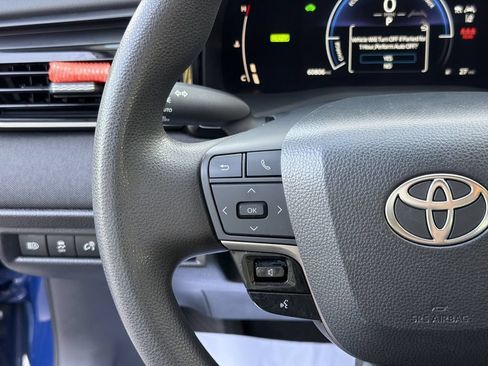 Used 2025 Toyota Camry LE FWD image 24