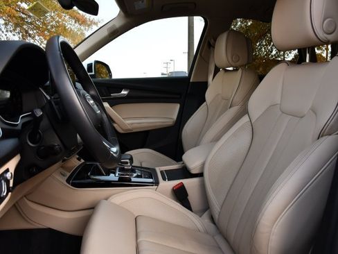 Used 2023 Audi Q5 2.0T Prestige w/ Prestige Package image 16