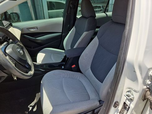 Used 2021 Toyota Corolla LE image 9
