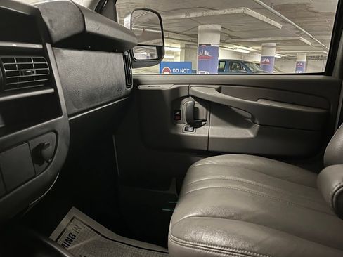Used 2014 Chevrolet Express 2500 w/ Cold Climate Package RWD image 21