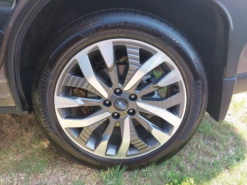 Certified 2025 Subaru Forester Touring w/ Popular Package - Touring AWD/4WD image 35