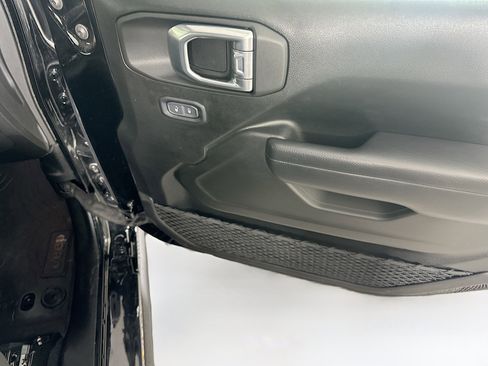 Used 2023 Jeep Wrangler Unlimited image 30