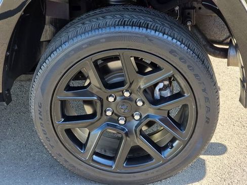 Used 2021 RAM 1500 Laramie w/ Night Edition image 15