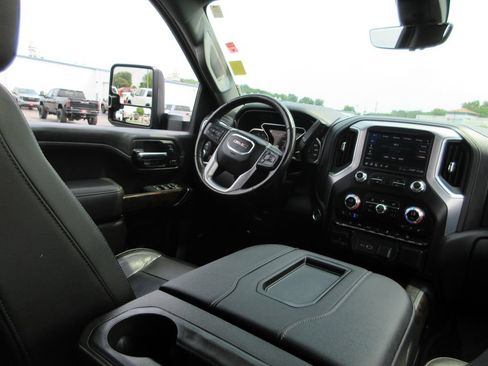Used 2020 GMC Sierra 2500 SLT w/ SLT Premium Plus Package AWD/4WD image 29