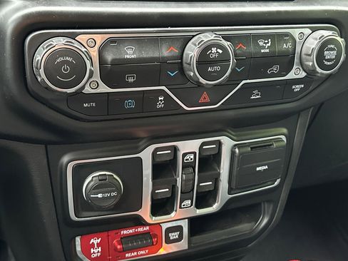 Used 2021 Jeep Wrangler Unlimited Rubicon 4xe image 21