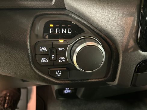 New 2026 RAM 1500 4x4 Crew Cab image 18