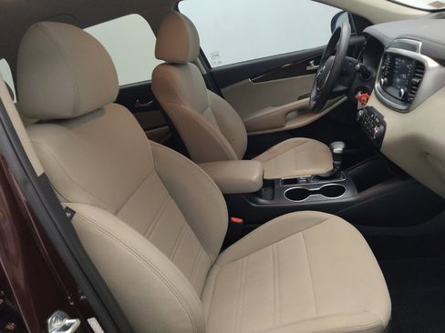 Used 2020 Kia Sorento LX FWD image 21