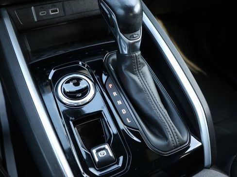 Used 2023 Chevrolet Colorado LT w/ LT Convenience Package II image 24