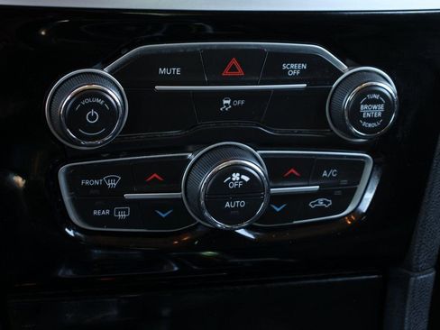 Used 2023 Chrysler 300 Touring w/ Sport Appearance Package image 27