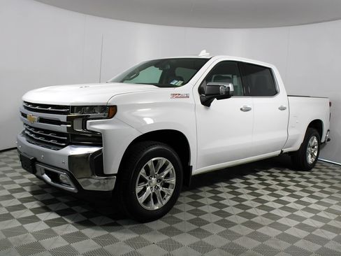 Used 2020 Chevrolet Silverado 1500 LTZ w/ LTZ Premium Package AWD/4WD image 45