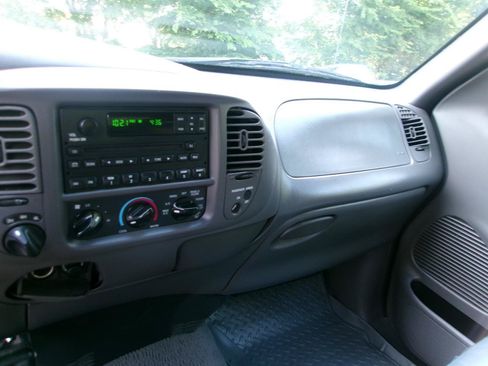 Used 2000 Ford F150 XLT AWD/4WD image 10