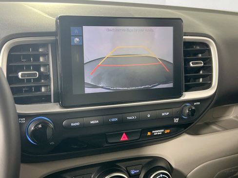 Used 2023 Hyundai Venue SEL image 13