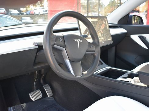 Used 2021 Tesla Model Y Long Range image 20