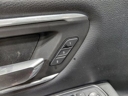 Used 2020 RAM 1500 Laramie AWD/4WD image 8