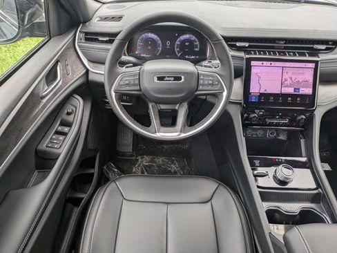 New 2025 Jeep Grand Cherokee L Limited w/ Black Appearance Package AWD/4WD image 14
