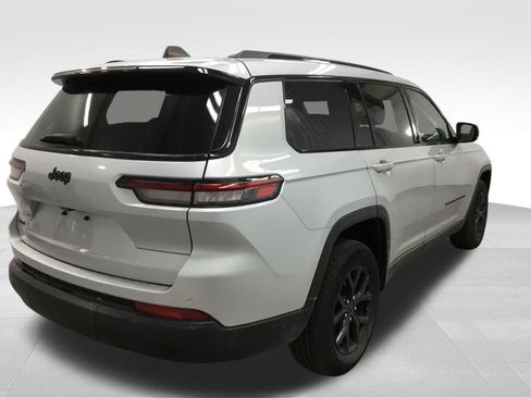 Used 2024 Jeep Grand Cherokee L Altitude image 36