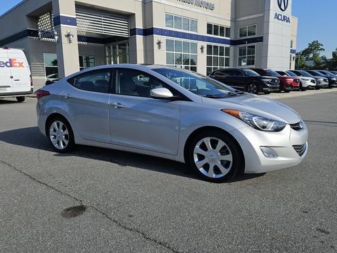 Used 2013 Hyundai Elantra Limited w/ Technology Pkg FWD image 2