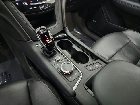 Used 2020 Cadillac XT6 Premium Luxury w/ LPO, Floor Liner Package FWD image 22