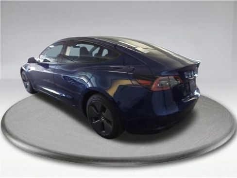 Used 2023 Tesla Model 3 Standard Range RWD image 9
