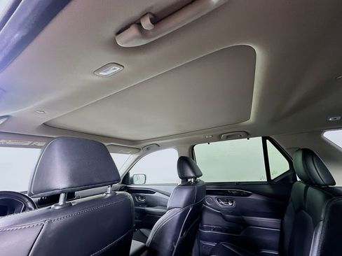 Used 2023 Honda Pilot Touring image 13