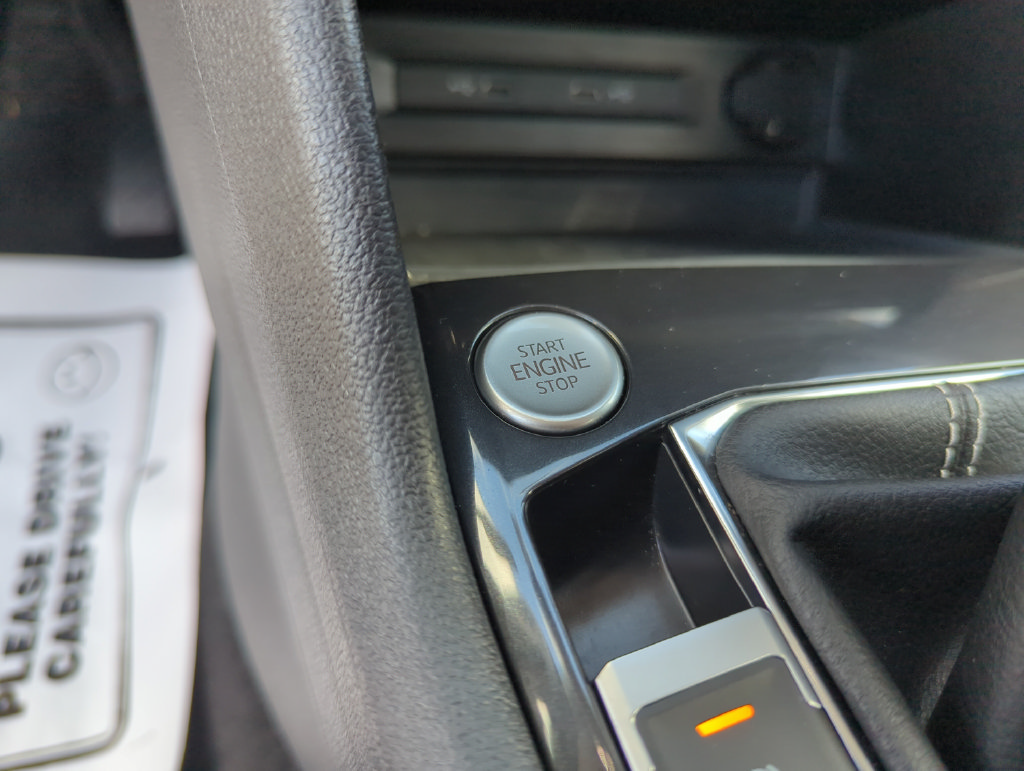 Used 2024 Volkswagen Tiguan SE FWD image 45