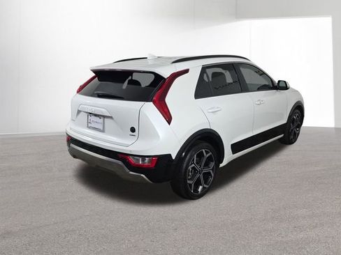 Certified 2025 Kia Niro EX Touring image 14