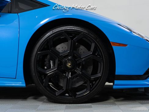 Used 2023 Lamborghini Huracan Tecnica image 11