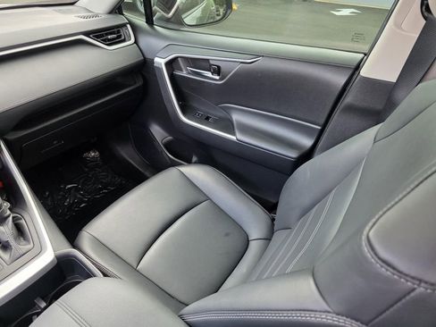 Used 2024 Toyota RAV4 XLE Premium image 28
