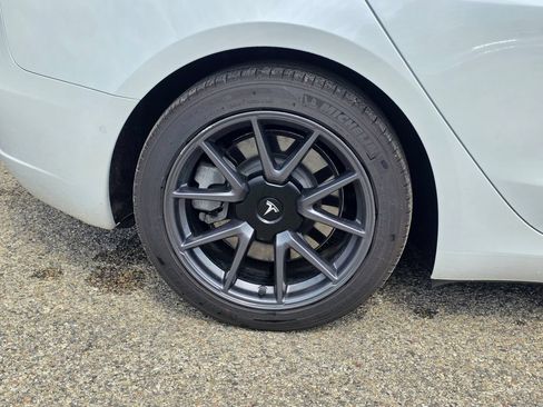 Used 2021 Tesla Model 3 Long Range AWD/4WD image 12