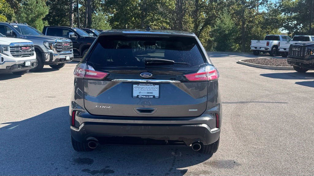 Used 2020 Ford Edge SE FWD image 3