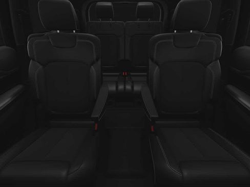 New 2025 Jeep Grand Cherokee L Altitude image 3