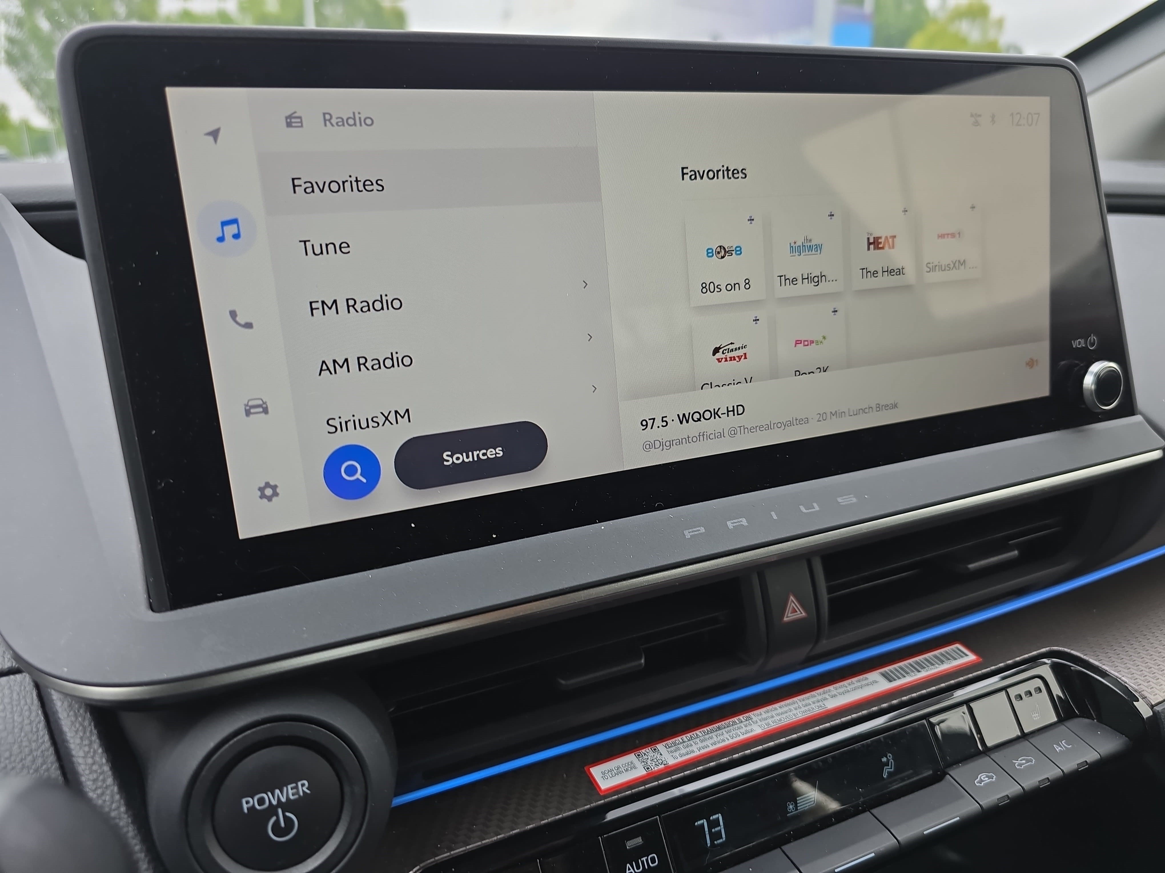 Used 2025 Toyota Prius XLE FWD image 20