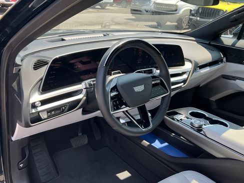 Used 2024 Cadillac Lyriq Luxury AWD/4WD image 27