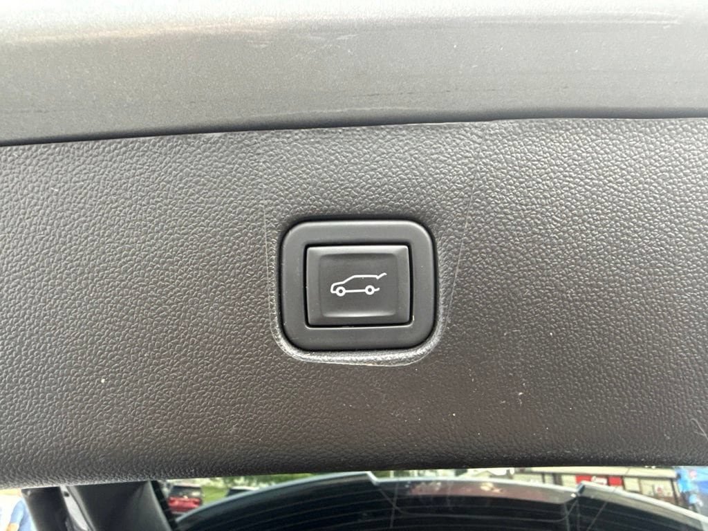 Used 2024 Chevrolet Blazer LT w/ Convenience Package FWD image 11
