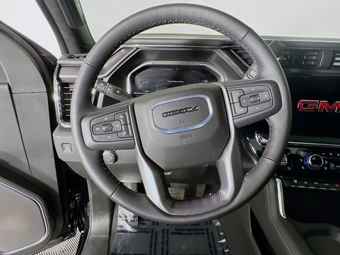 Used 2025 GMC Sierra 2500 Denali Ultimate image 10