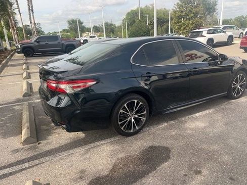 Used 2018 Toyota Camry SE FWD image 8