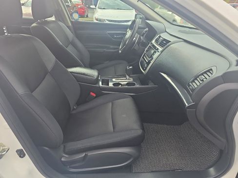 Used 2018 Nissan Altima 2.5 SR FWD image 13