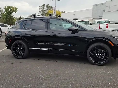 New 2026 Chevrolet Equinox EV RS image 9